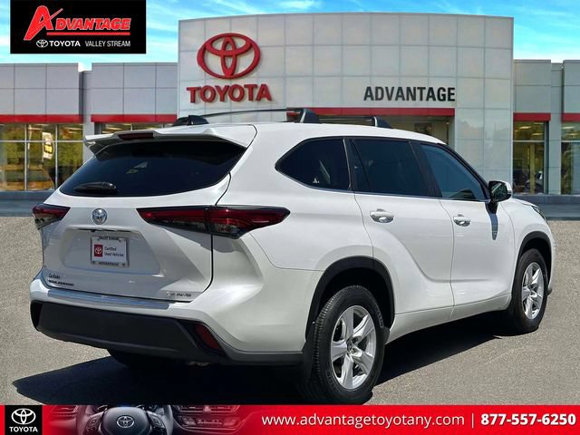 Used 2023 Toyota Highlander LE AWD/4WD image 7