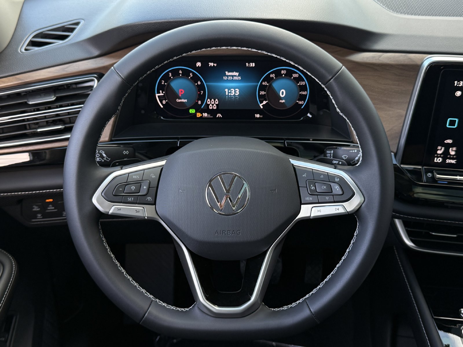 New 2026 Volkswagen Atlas SE FWD image 13