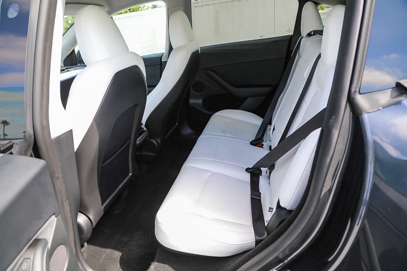 Used 2025 Tesla Model Y Performance AWD/4WD image 18