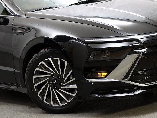 Used 2024 Hyundai Sonata Limited image 3