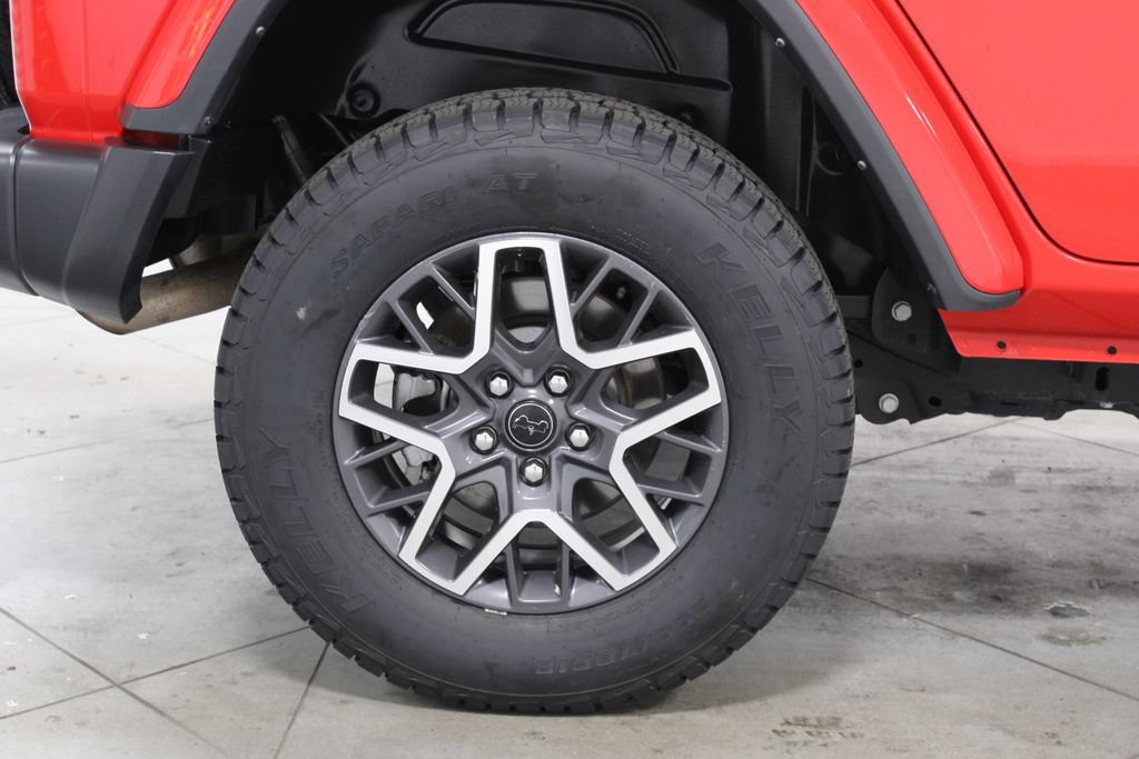 Used 2025 Jeep Wrangler Unlimited Sahara AWD/4WD image 14