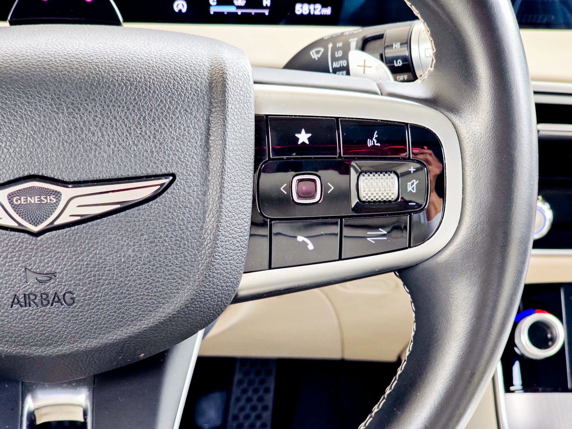 Used 2026 Genesis GV70 2.5T Select image 39