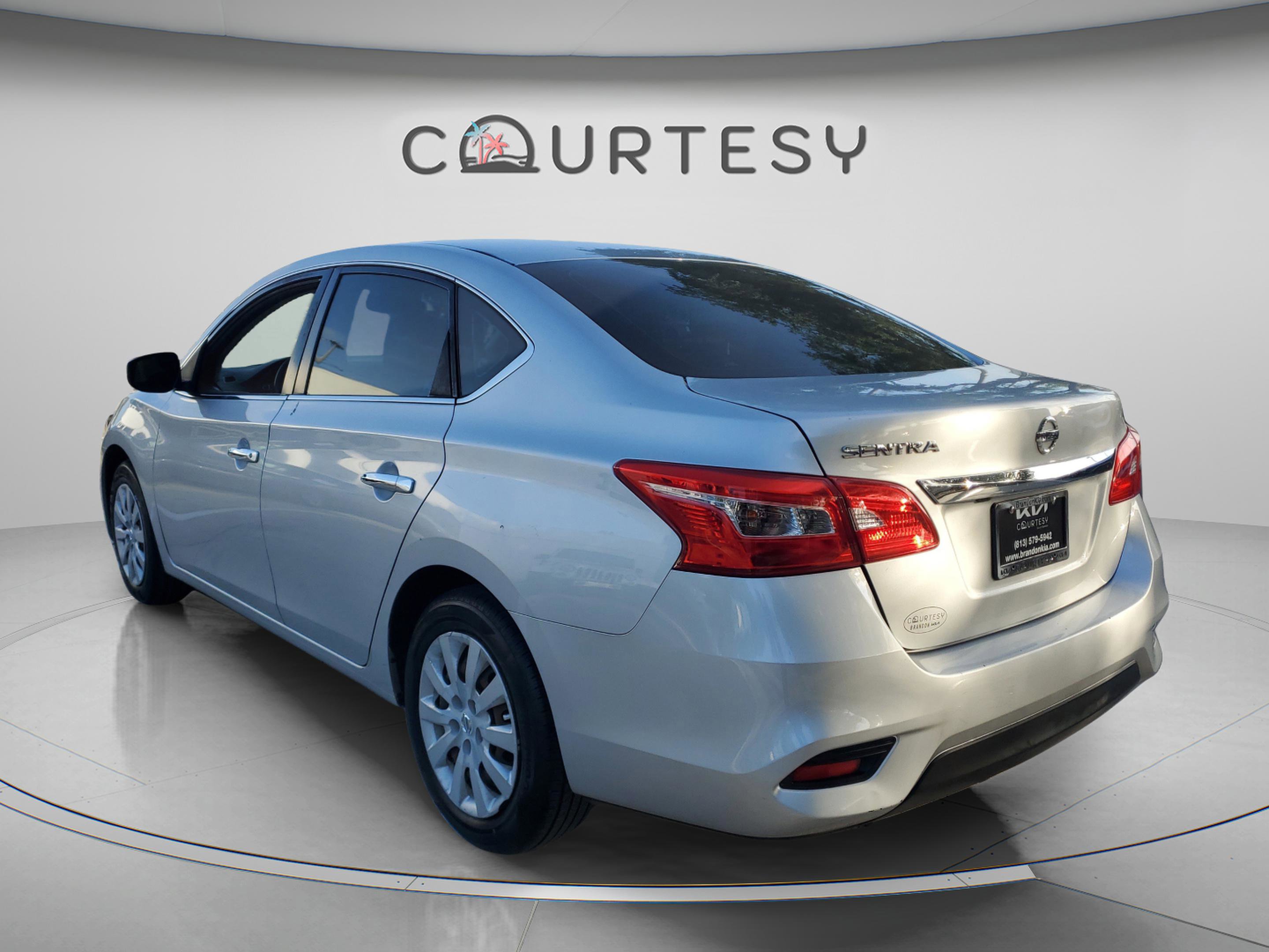 Used 2018 Nissan Sentra S image 2