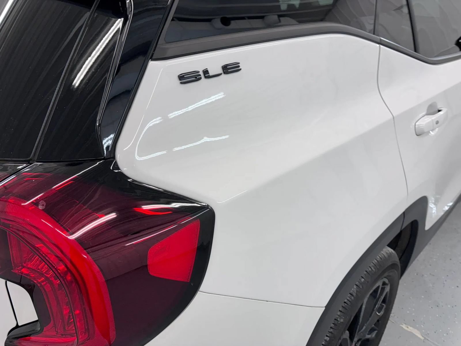 Used 2024 GMC Terrain SLE w/ Elevation Edition FWD image 22