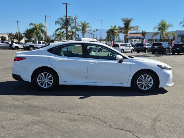 Used 2025 Toyota Camry LE FWD image 4