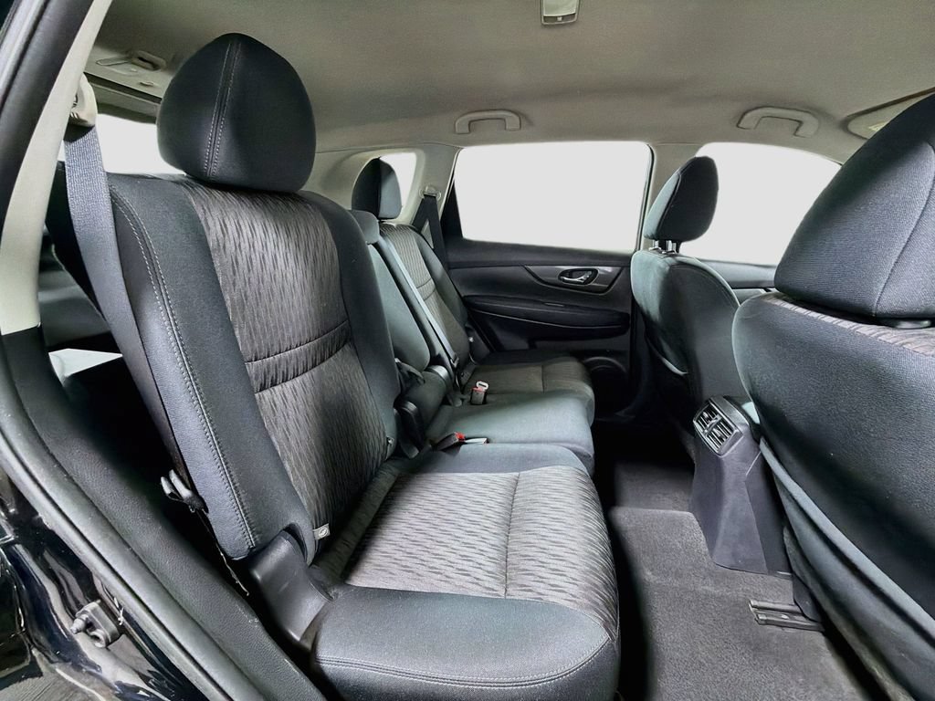 Used 2017 Nissan Rogue S FWD image 27