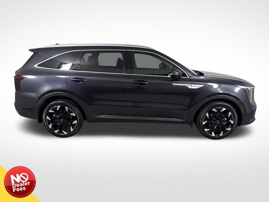 Used 2025 Kia Sorento SX image 2