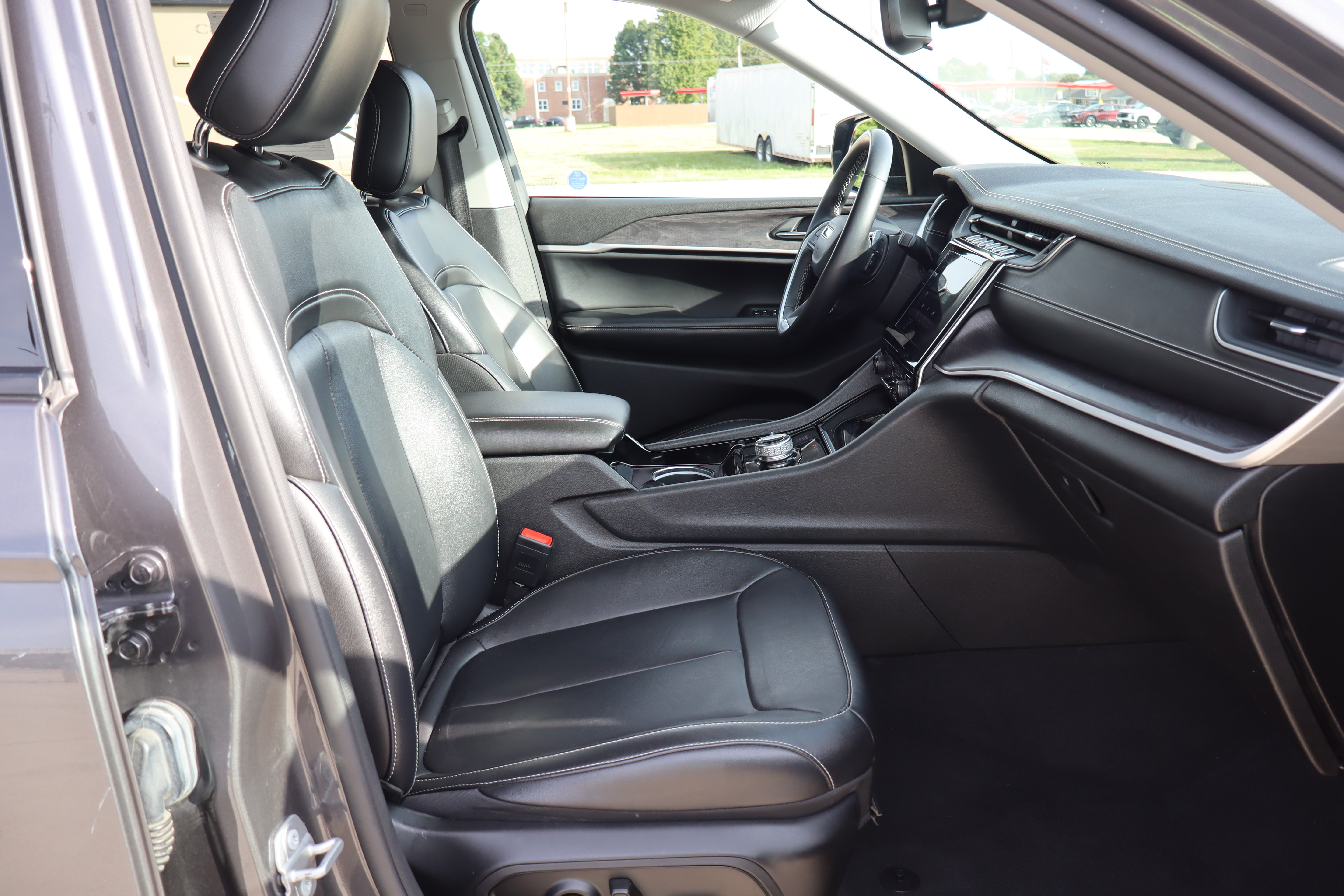 Used 2021 Jeep Grand Cherokee L Limited AWD/4WD image 15