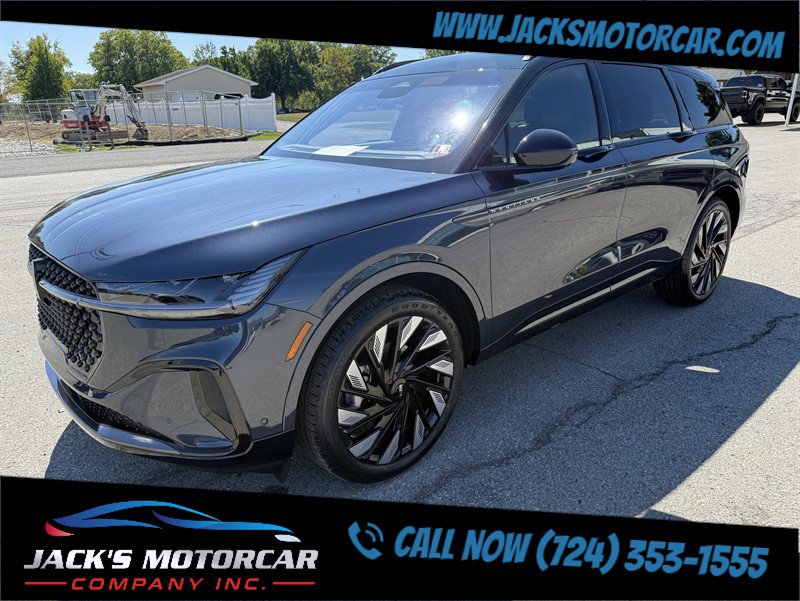 Used 2024 Lincoln Nautilus Reserve w/ Jet Appearance Package (87T) image 2