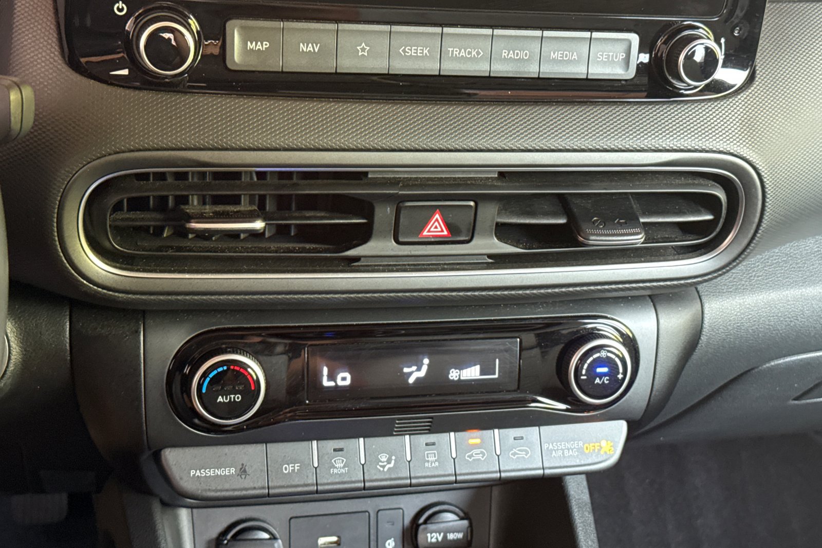 Used 2023 Hyundai Kona Limited AWD/4WD image 28