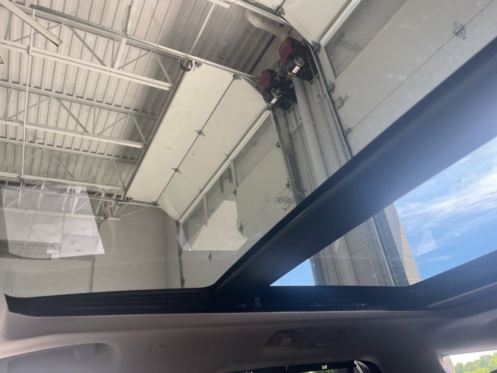 Used 2021 Ford Explorer Limited w/ Hybrid Equipment Group 310A image 19