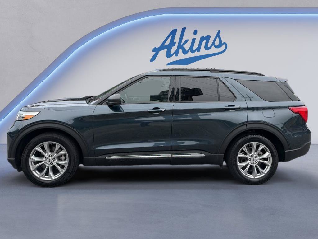 Used 2024 Ford Explorer XLT w/ Equipment Group 202A RWD image 4