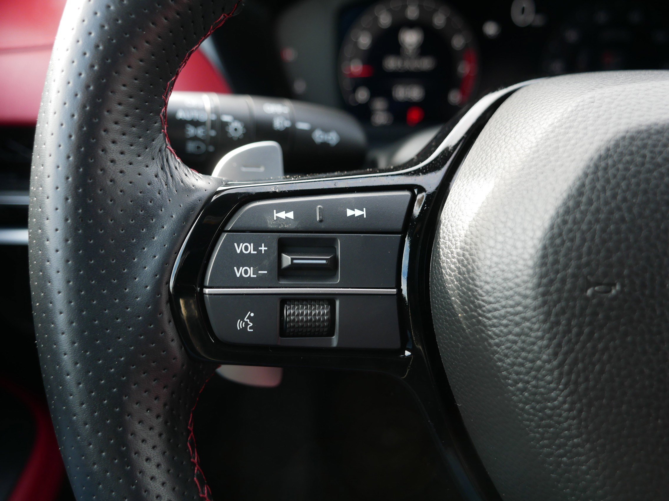 Certified 2025 Acura ADX A-Spec image 31