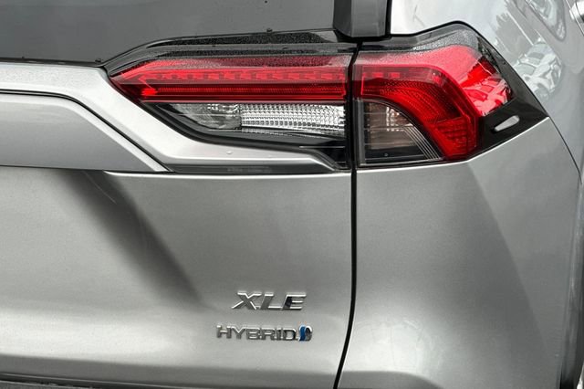 Certified 2020 Toyota RAV4 XLE image 30