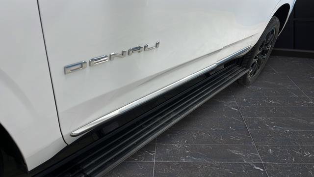 Used 2023 GMC Yukon Denali AWD/4WD image 42
