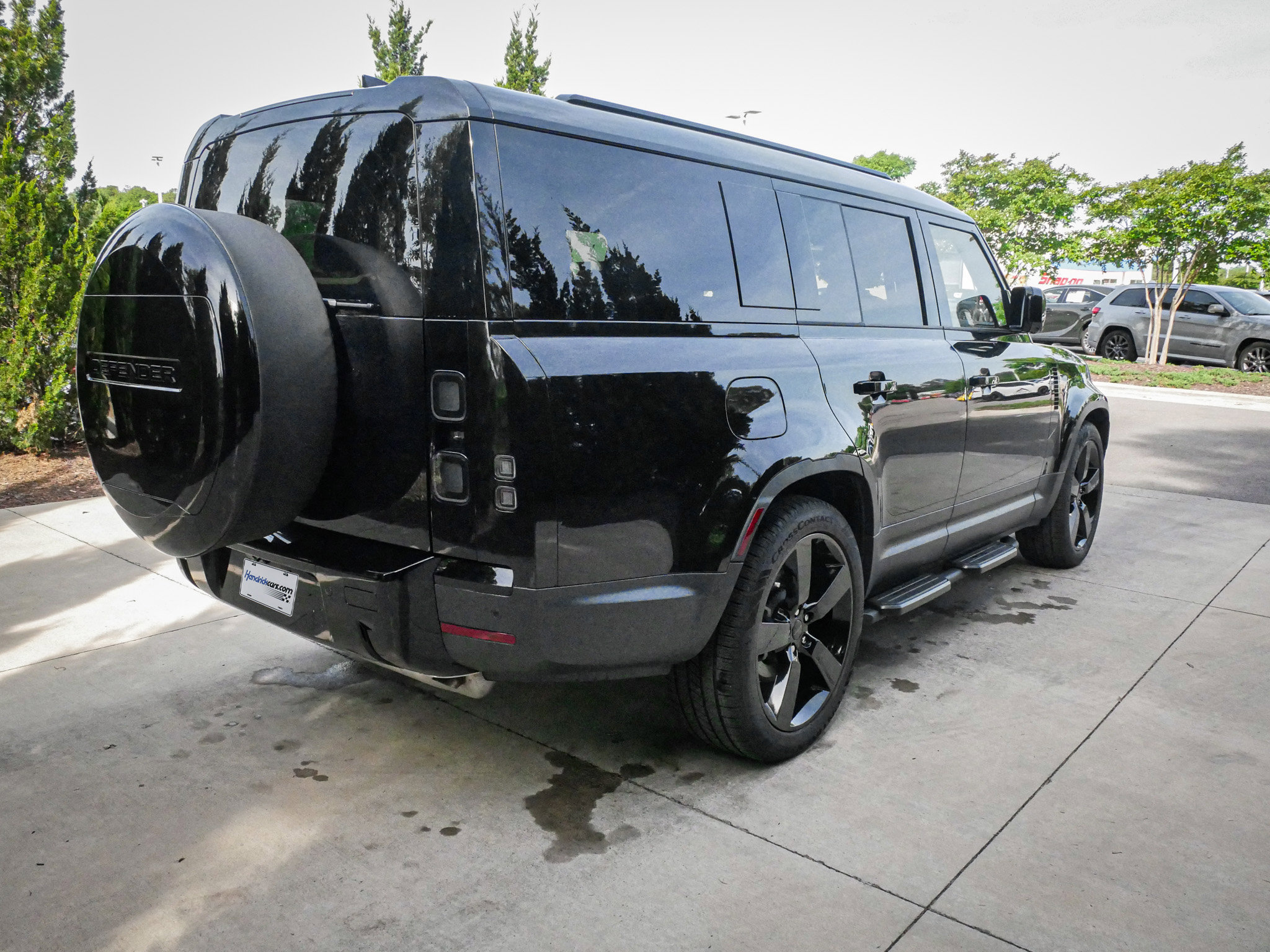 Used 2026 Land Rover Defender 130 S image 11