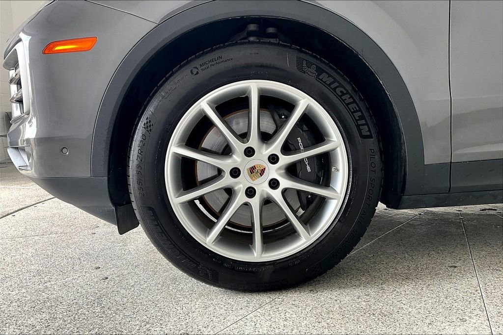 Used 2024 Porsche Cayenne image 12