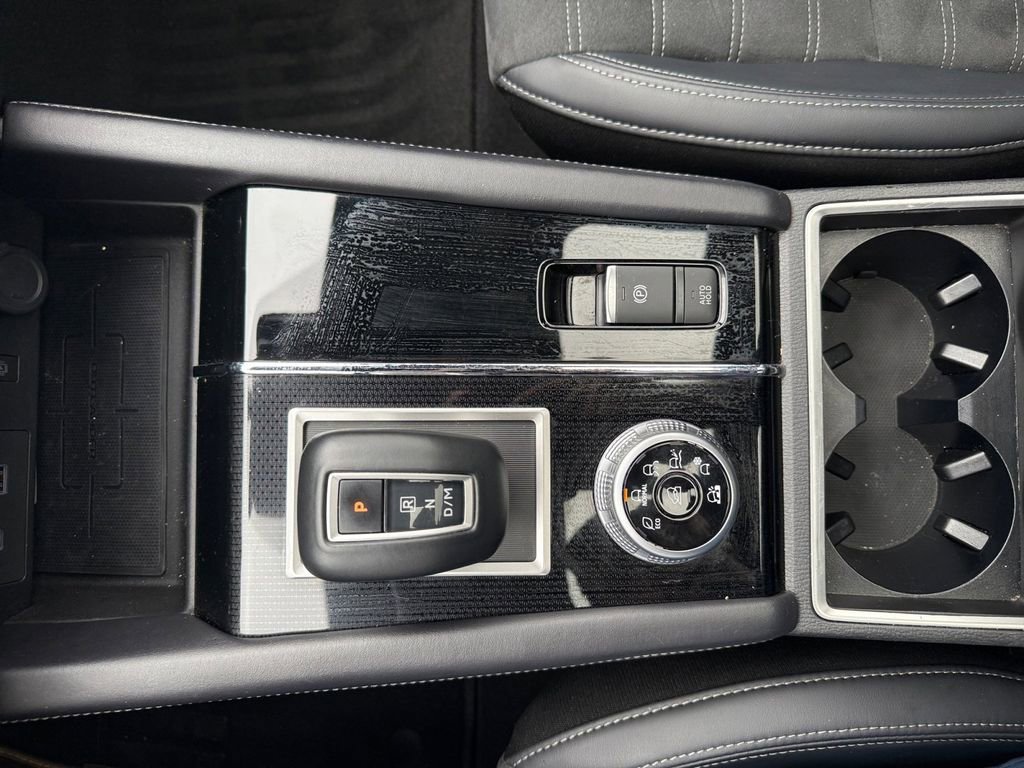 Used 2024 Mitsubishi Outlander SE Black Edition image 21