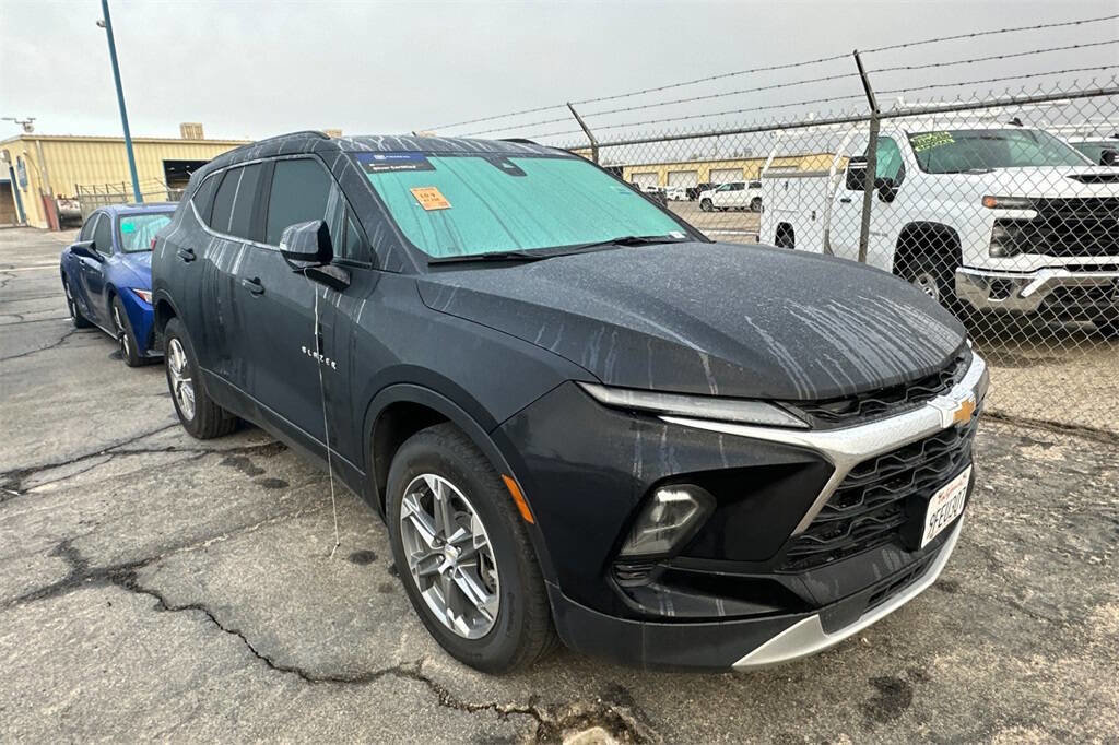 Used 2023 Chevrolet Blazer LT image 4