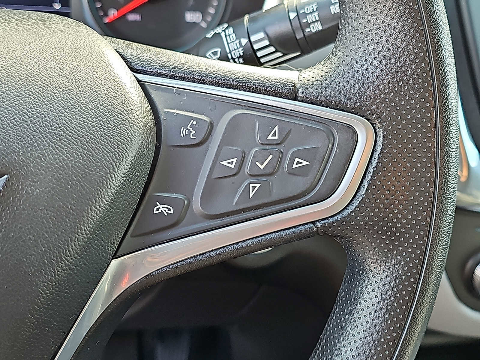 Used 2023 Chevrolet Equinox LS w/ LS Convenience Package AWD/4WD image 22