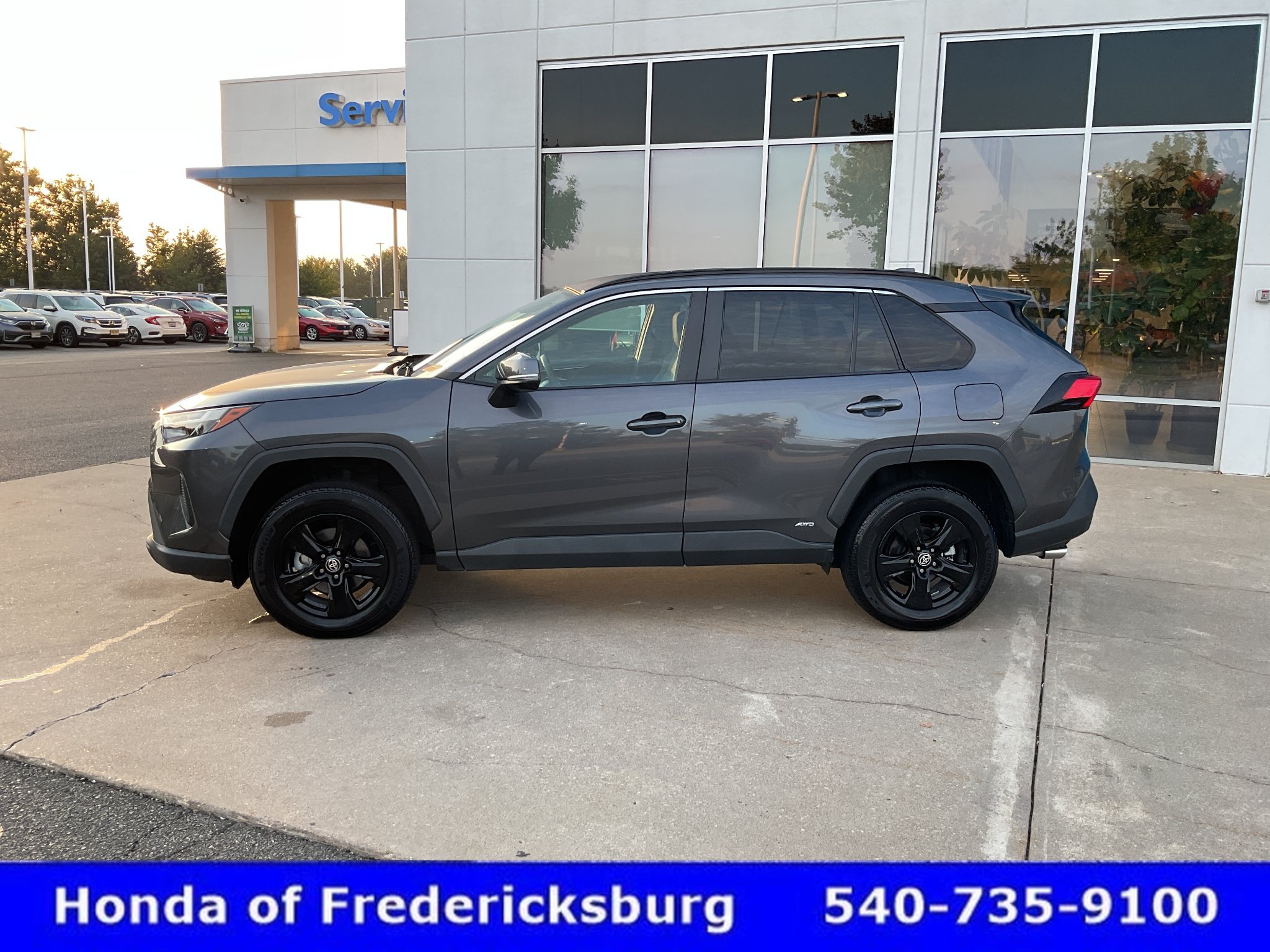 Used 2024 Toyota RAV4 XLE AWD/4WD image 3