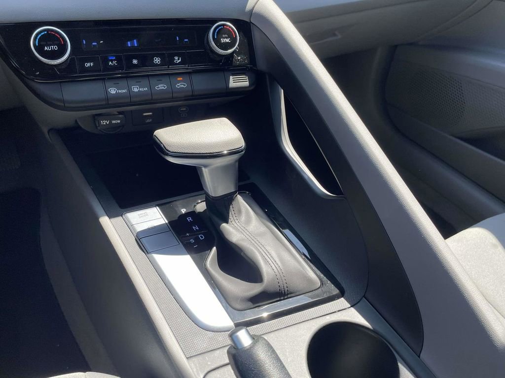 Certified 2024 Hyundai Elantra SEL FWD image 19
