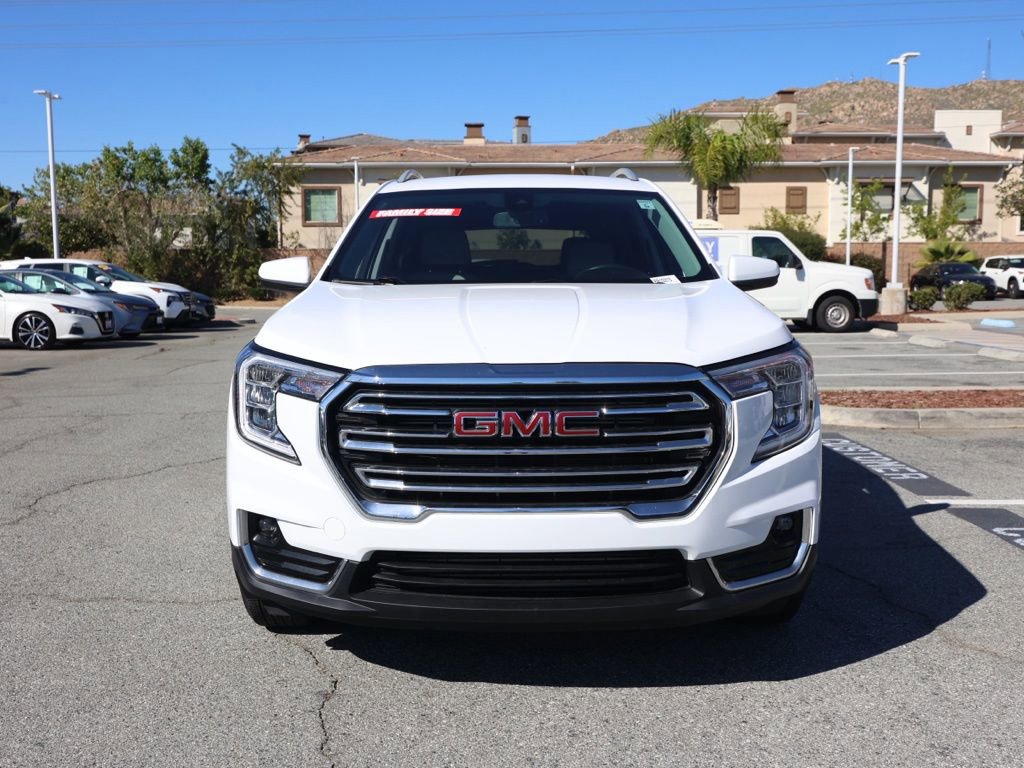 Used 2024 GMC Terrain SLT image 9