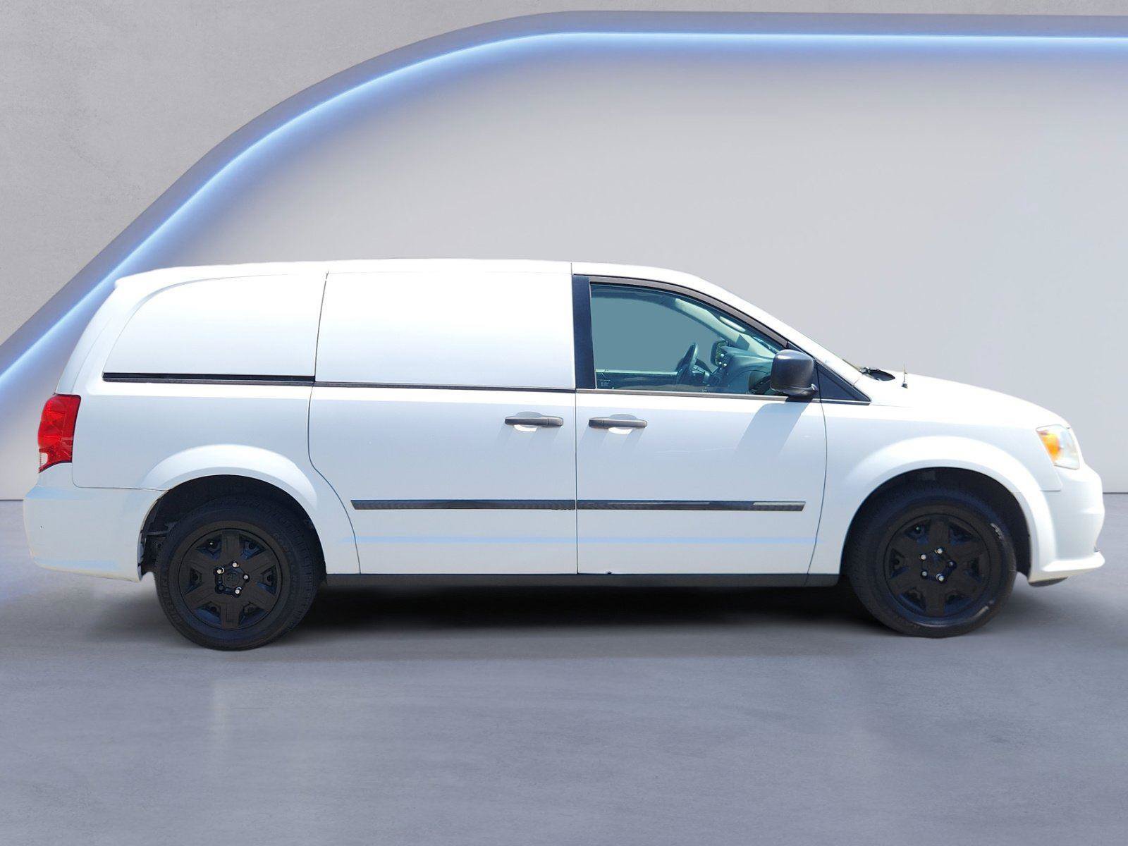 Used 2013 RAM C/V Tradesman FWD image 2