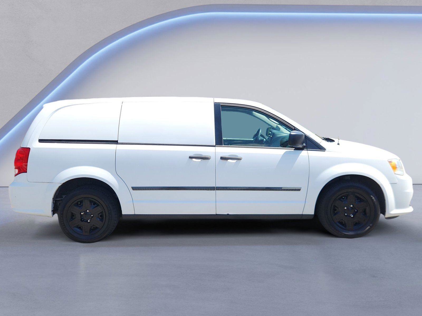 Used 2013 RAM C/V Tradesman FWD image 2