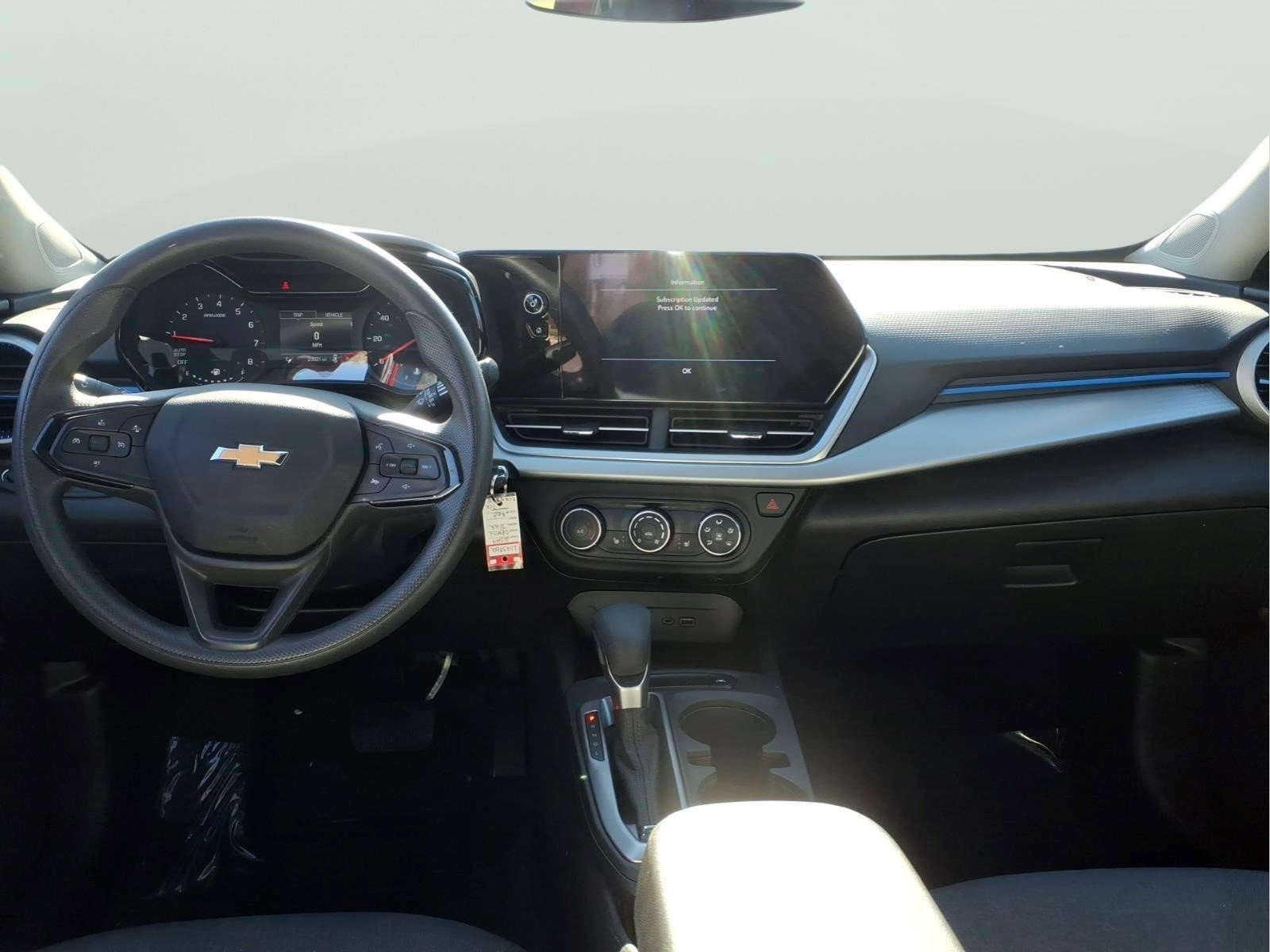 Used 2024 Chevrolet Trax LS w/ LS Convenience Package FWD image 11