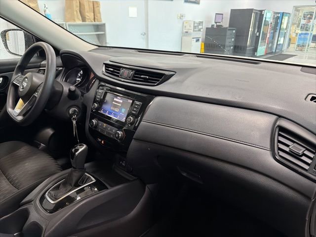 Used 2018 Nissan Rogue S image 29