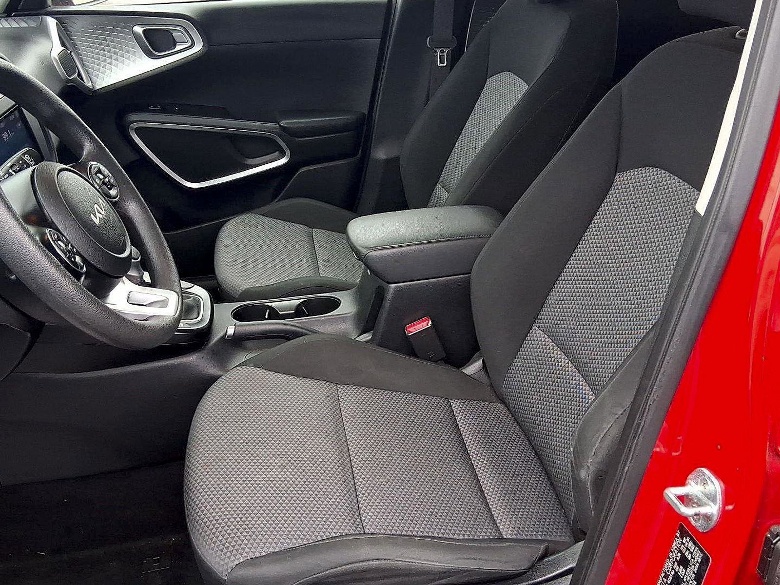 Used 2022 Kia Soul LX w/ Technology Package image 11