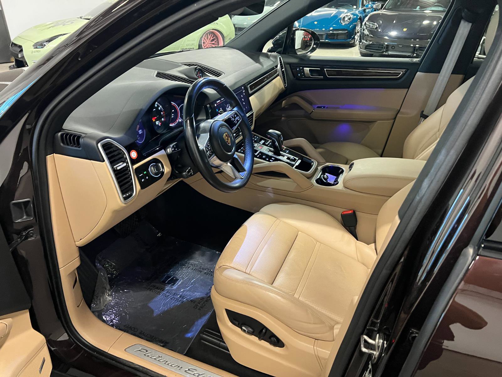 Used 2023 Porsche Cayenne Platinum Edition AWD/4WD image 10