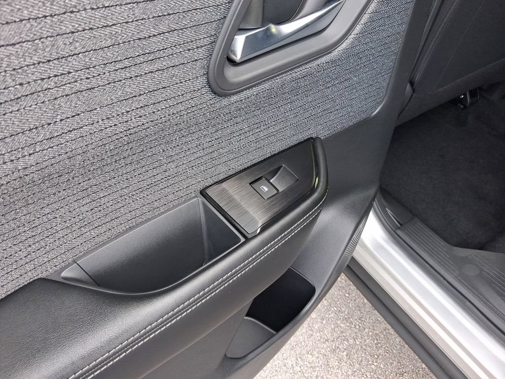 Certified 2023 Nissan Rogue SV FWD image 12