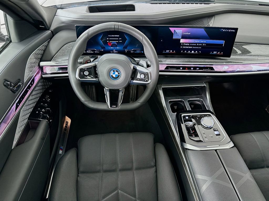 Used 2025 BMW 750e xDrive AWD/4WD image 22