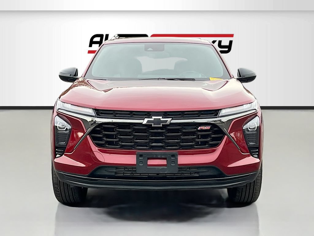 Used 2025 Chevrolet Trax RS w/ Driver Confidence Package FWD image 2
