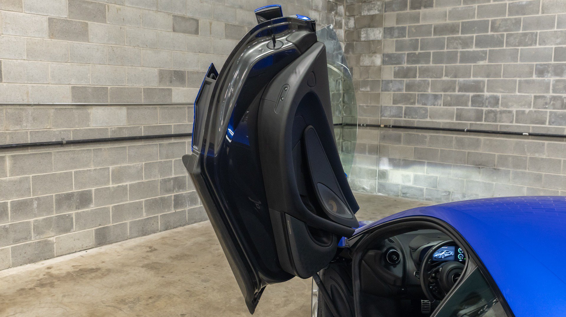 Used 2019 McLaren 570S Coupe RWD image 58