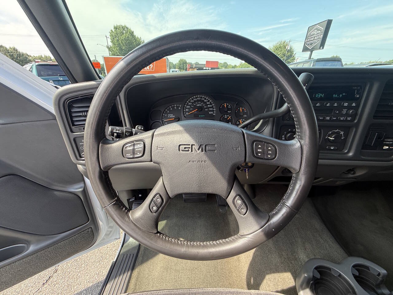 Used 2004 GMC Sierra 1500 SLE w/ Light Duty Power Package RWD image 16