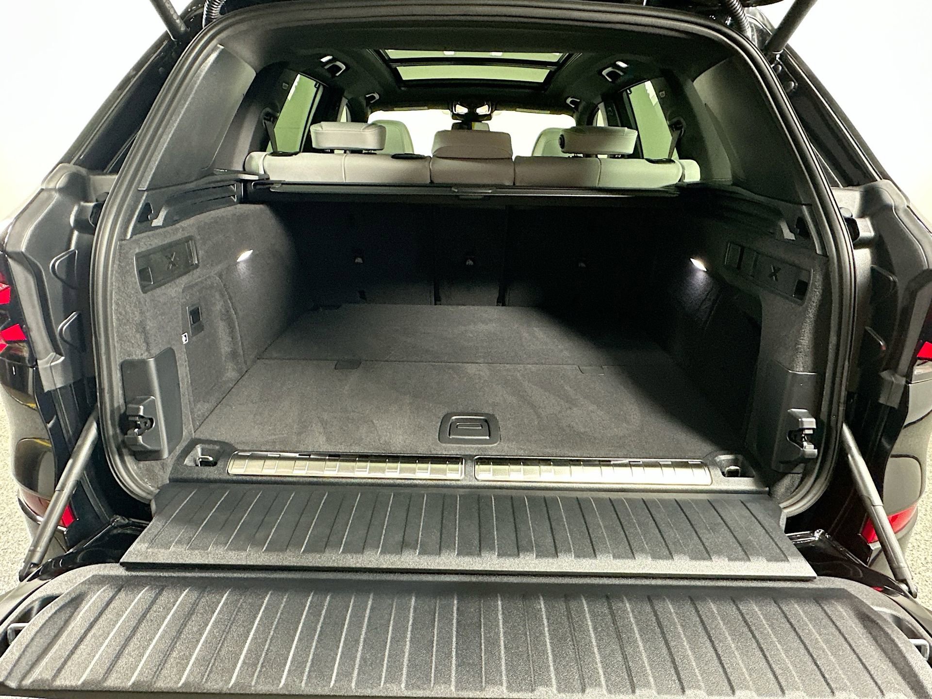 New 2026 BMW X5 xDrive50e image 28