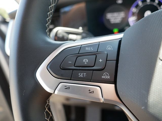 Certified 2025 Volkswagen Tiguan SE AWD/4WD image 25