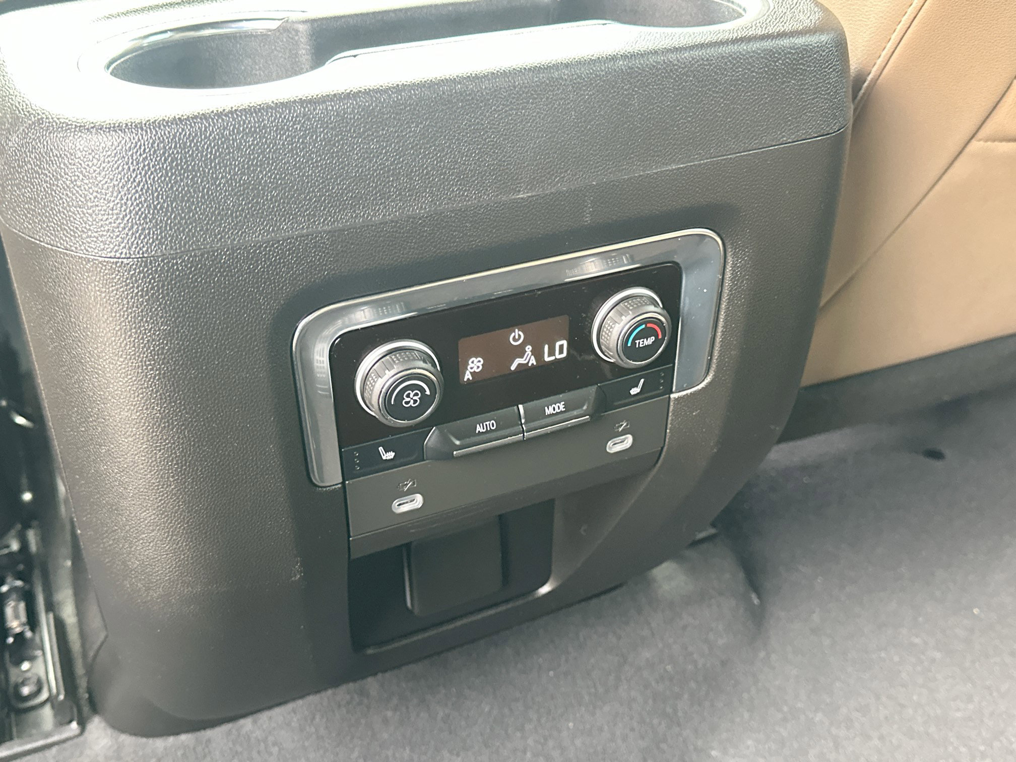 Used 2023 Chevrolet Suburban Premier RWD image 22