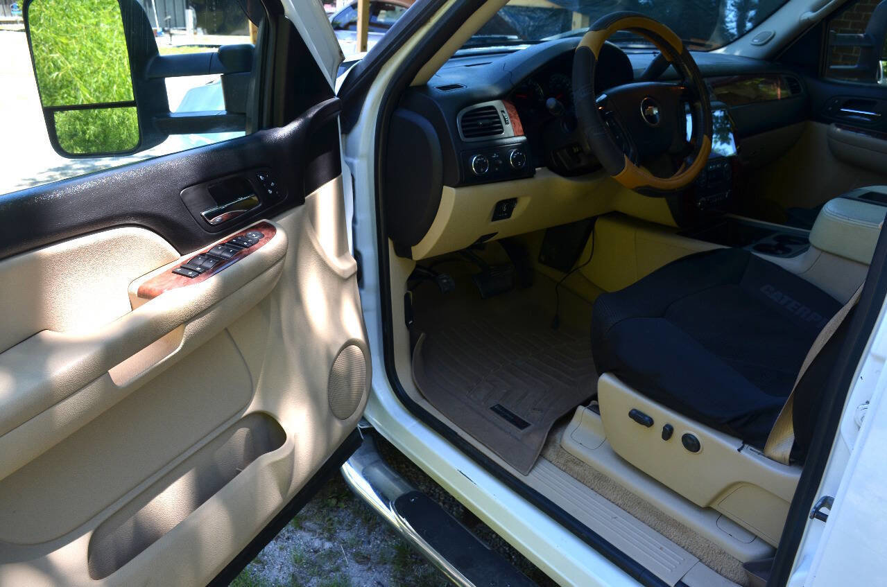 Used 2008 Chevrolet Silverado 1500 LTZ w/ Safety Package AWD/4WD image 15