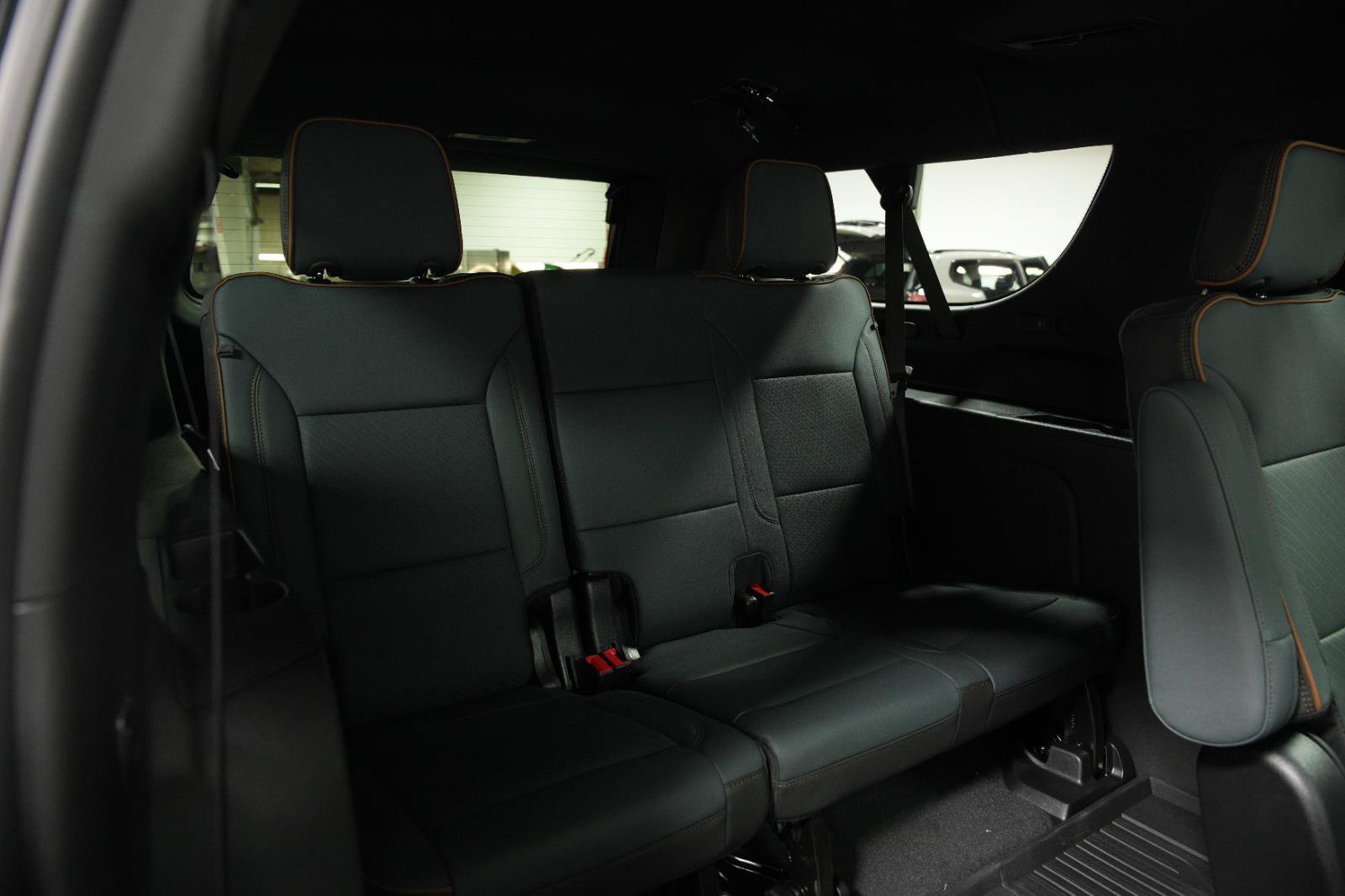 New 2026 GMC Yukon XL AT4 w/ AT4 Premium Plus Package AWD/4WD image 17