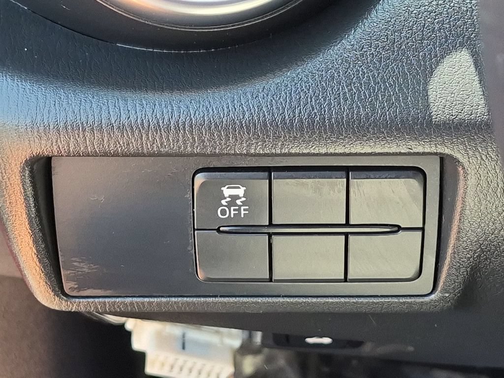 Used 2020 FIAT 124 Spider Abarth w/ Navigation & Sound Group RWD image 22
