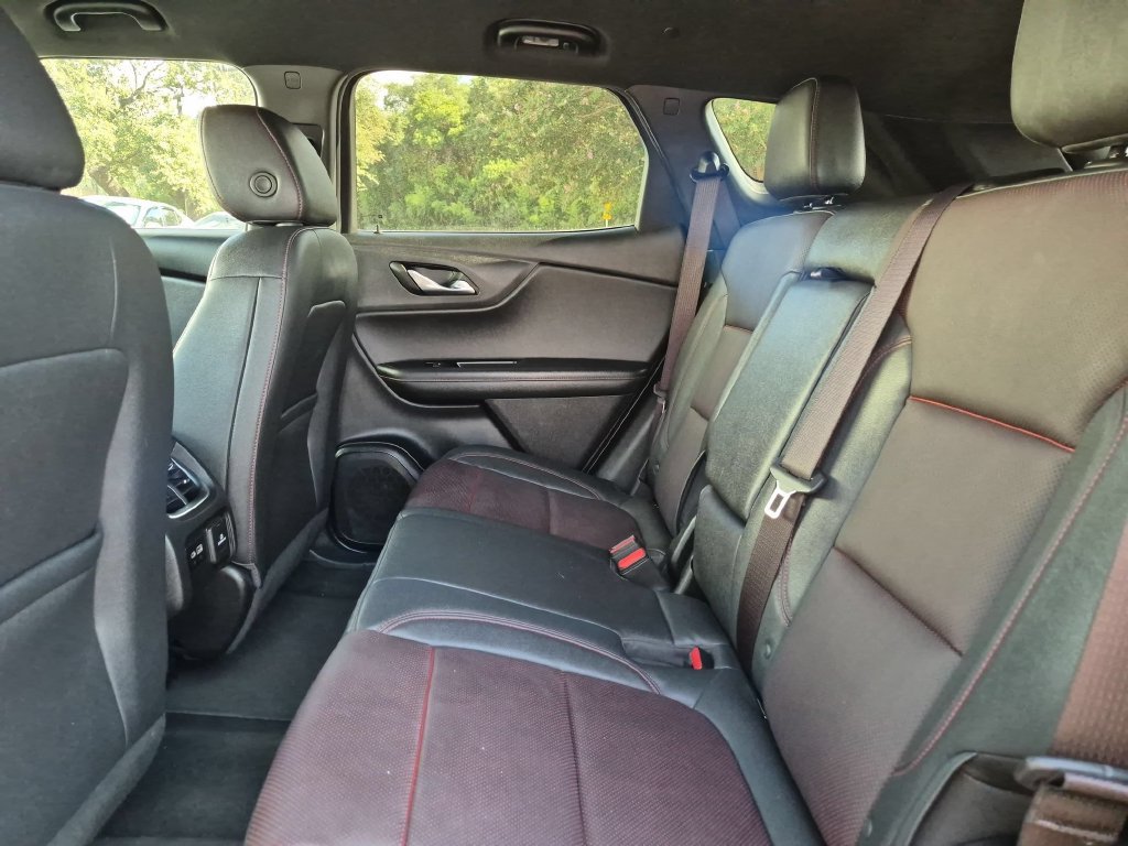 Used 2025 Chevrolet Blazer RS FWD image 28