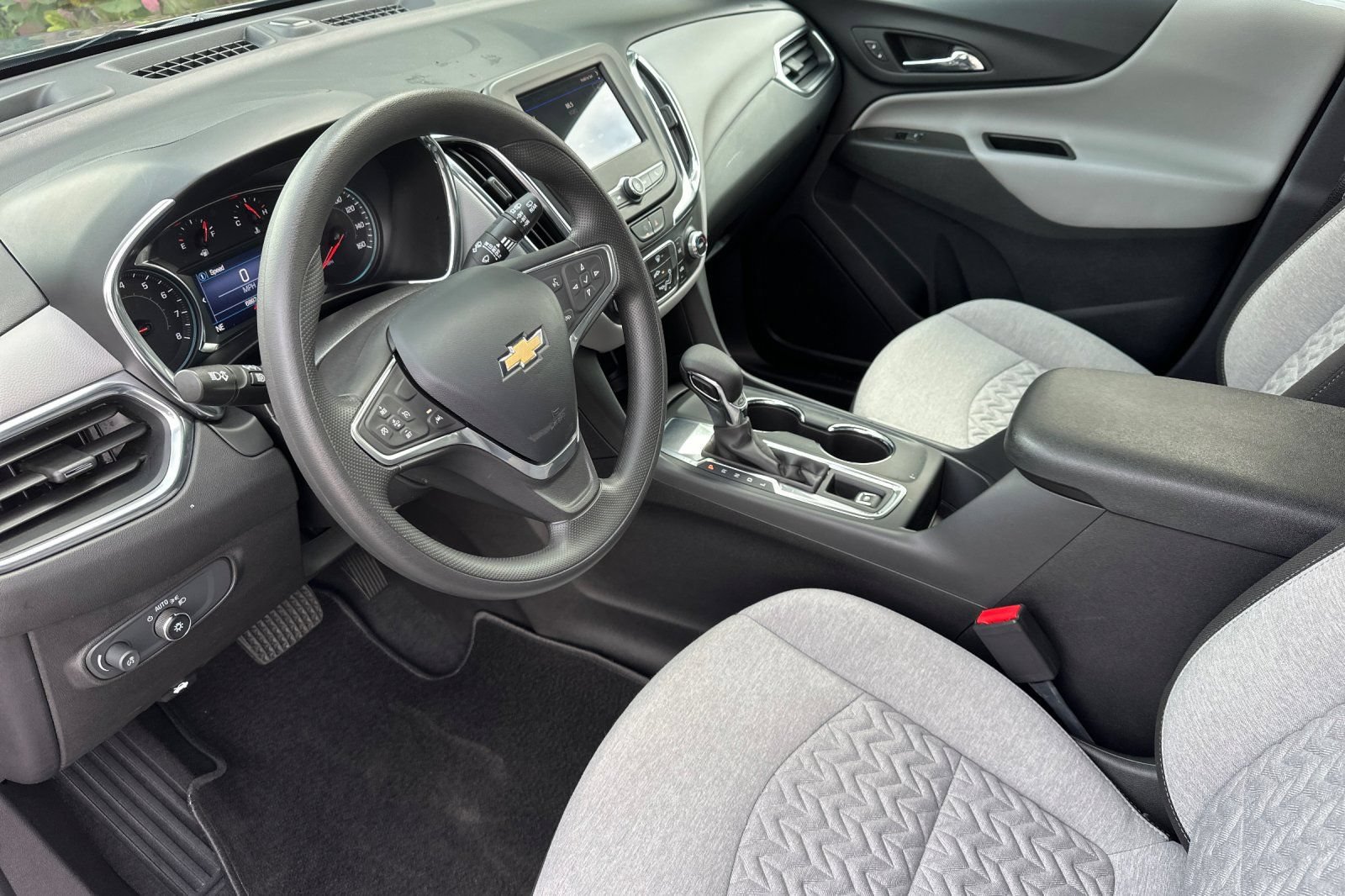 Used 2023 Chevrolet Equinox LS w/ LS Convenience Package FWD image 12
