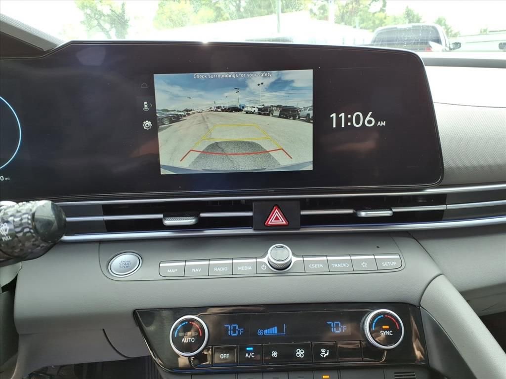 Used 2024 Hyundai Elantra SEL image 25