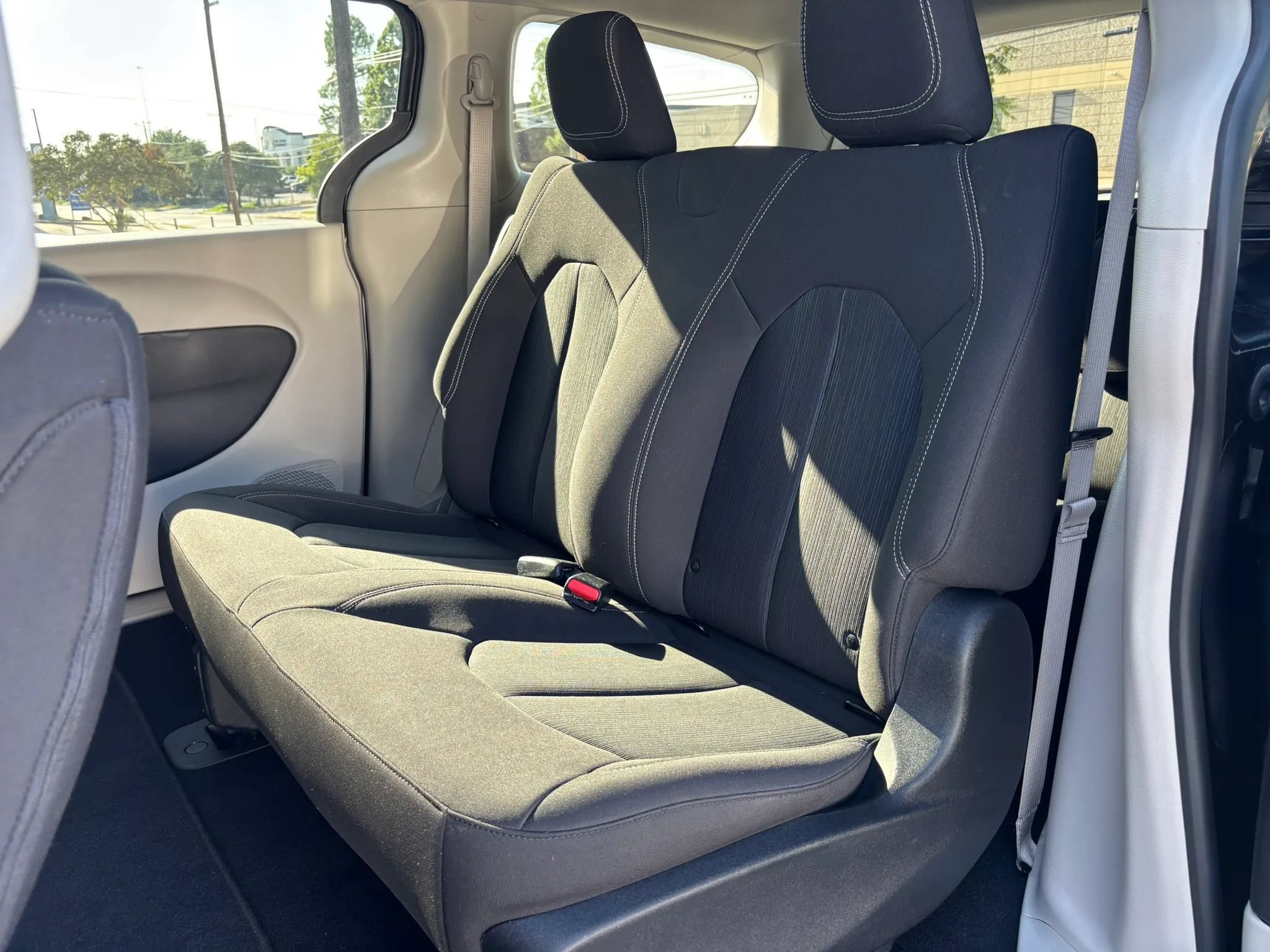 Used 2021 Chrysler Voyager L FWD image 45