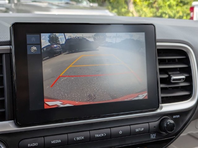 Used 2025 Hyundai Venue SEL FWD image 24