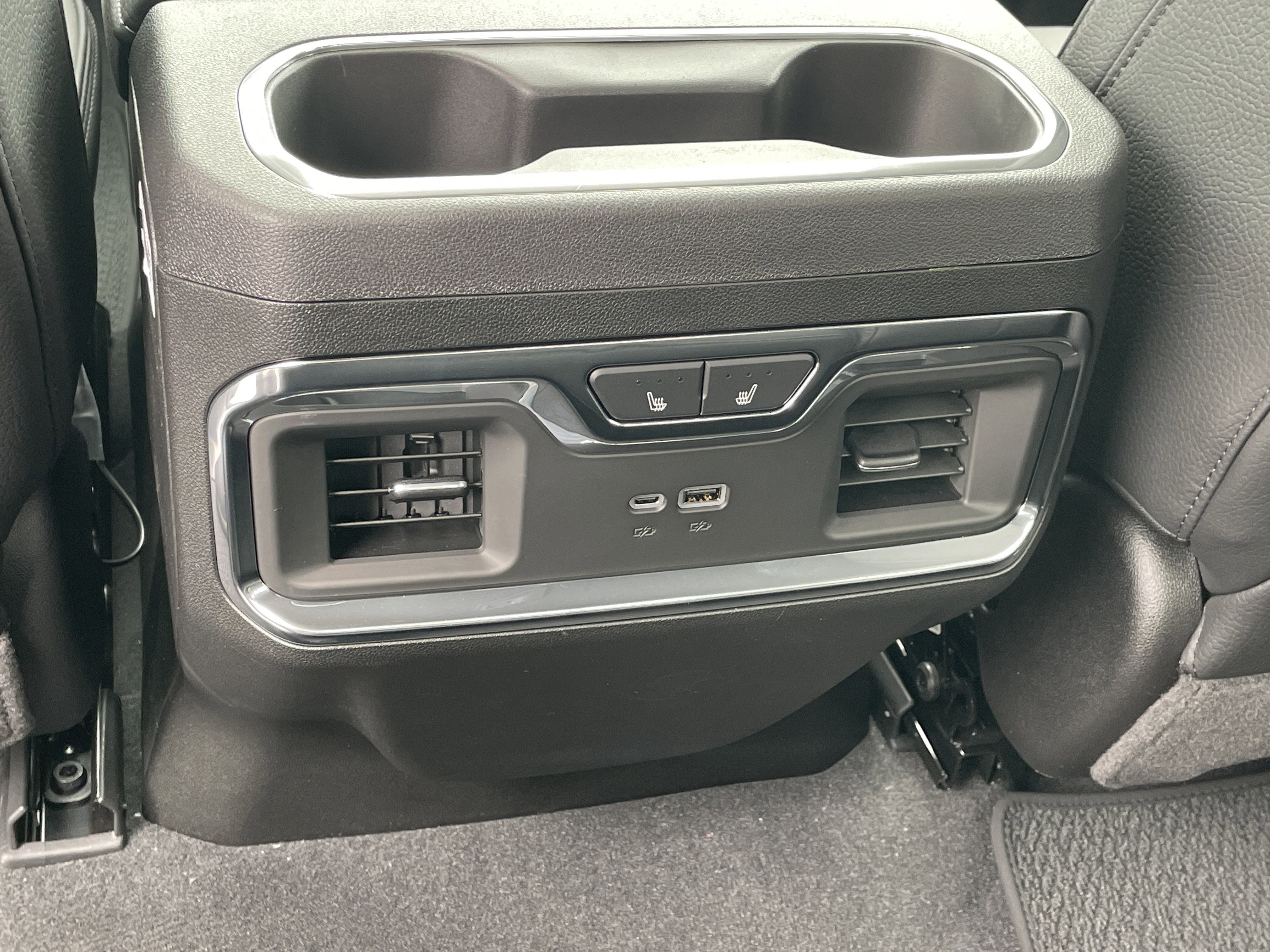 New 2026 GMC Sierra 3500 Denali w/ Denali Reserve Package image 16